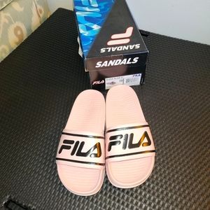Fila sleek slides